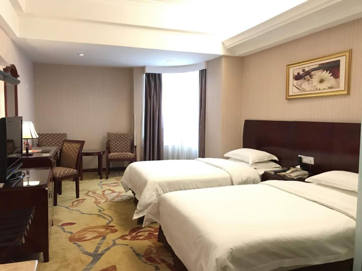 Vienna Hotel Shenzhen Yinhu Bus Station Exterior foto