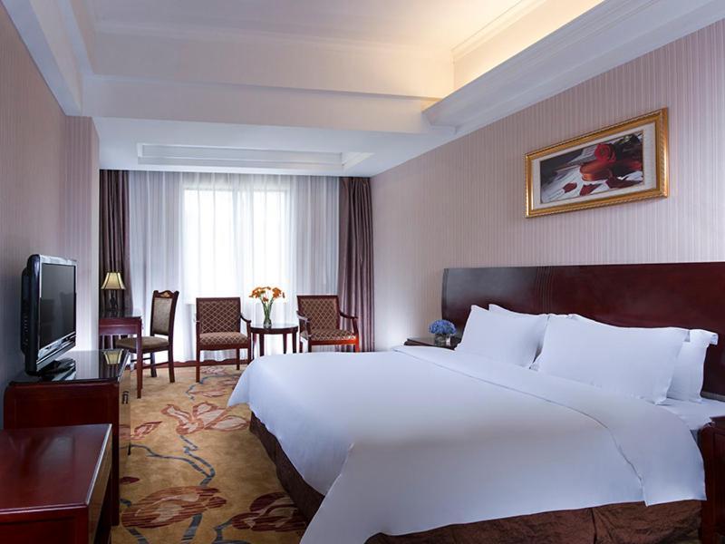 Vienna Hotel Shenzhen Yinhu Bus Station Exterior foto